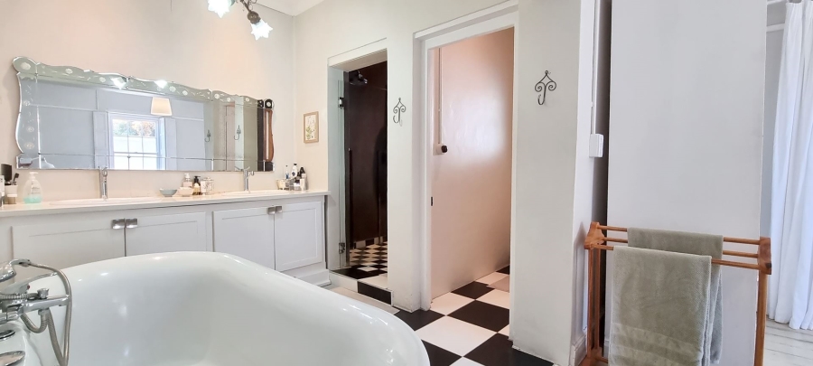 5 Bedroom Property for Sale in Bredasdorp Western Cape